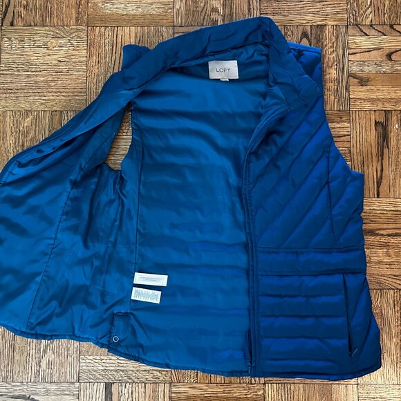 LOFT - Navy puffer vest (lightweight) - Picture 3 of 3